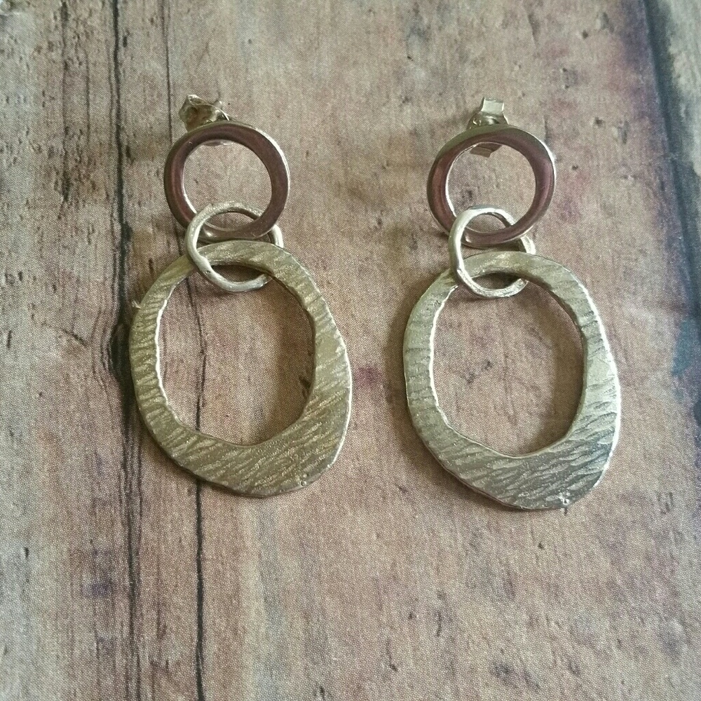 Three ring post earrings